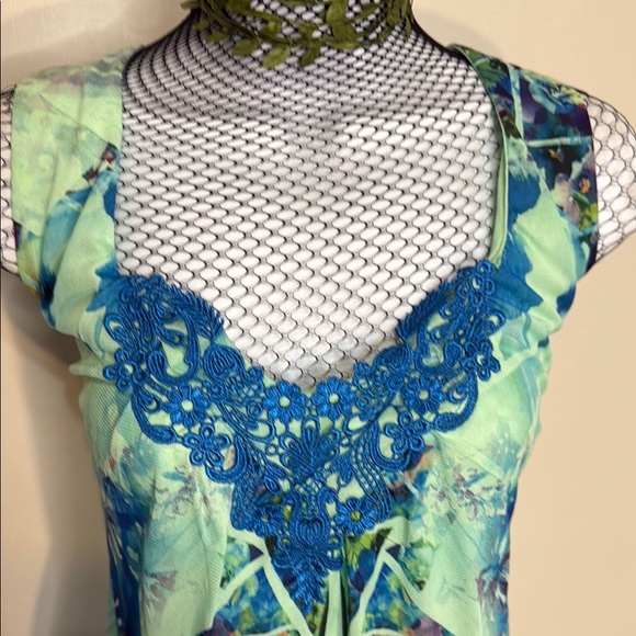 Blue and Green Sleeveless Women's Top lace detail balloon loose waist with band - Picture 3 of 9
